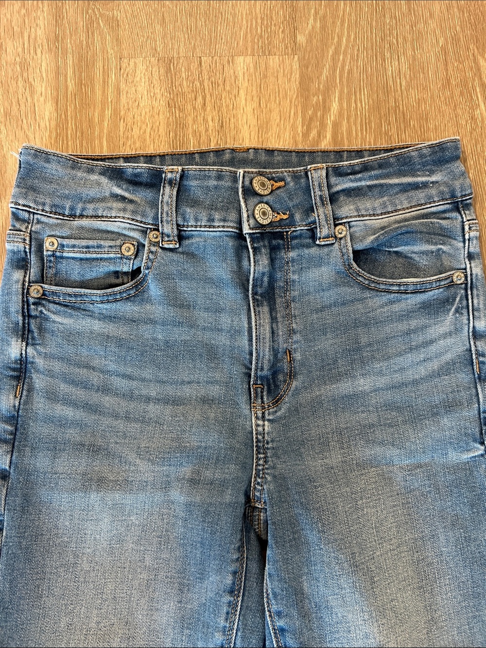 American Eagle Outfitters - Hi-Rise Artist Flare Jeans - Picture 8 of 8